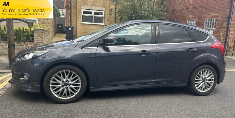 FORD FOCUS 1.0 T EcoBoost Zetec S 2014