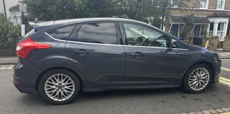 FORD FOCUS 1.0 T EcoBoost Zetec S 2014