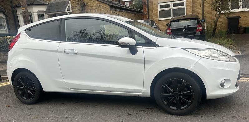 FORD FIESTA 1.4 Zetec 2010