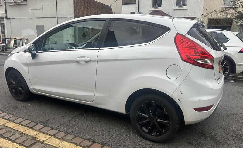 FORD FIESTA 1.4 Zetec 2010